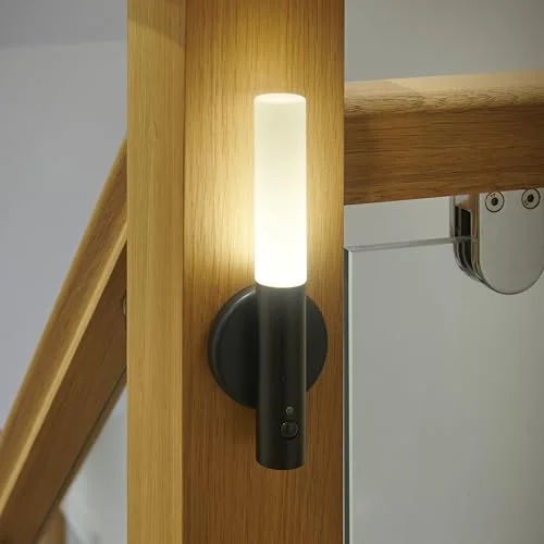 Auraglow Smart vägglampa med LED sensor: bärbar och uppladdningsbar nattlampa för inomhusanvändning, magnetisk bas (2 pack, svart metall) 5060914465376