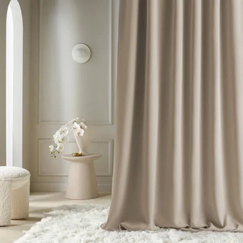 ROOM99 Gardin med veckband aura 140 x 230 cm bredd höjd, mörkläggning, glidande gardiner, dekoration, modern gardin, vardagsrum, sovrum, beige, 1 st 5908224017529